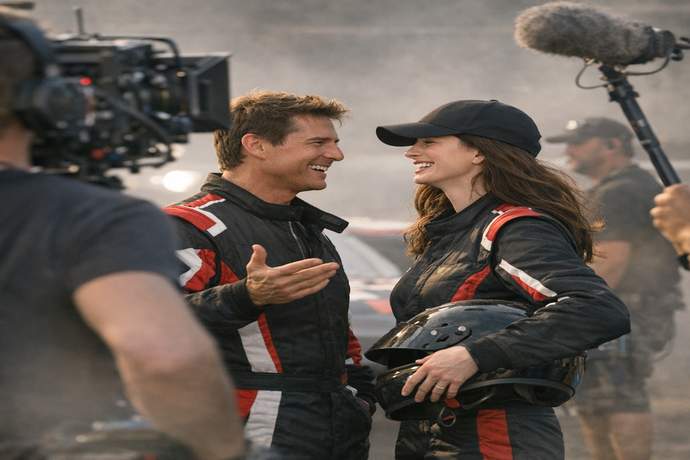 Anne Hathaway Joins Tom Cruise in 'Days of Thunder 2' — Racing into Summer 2028